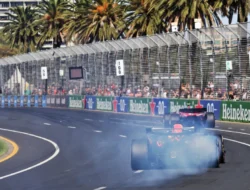 Carlos Sainz Ambil Keuntungan dari DNF Max Verstappen di F1 GP Australia 2024