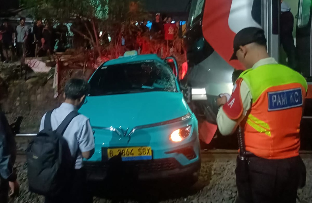 Mobil Listrik Mogok Picu Tabrakan Maut di Bekasi Timur