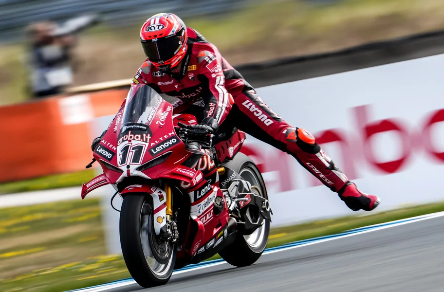 Nicolo Bulega Tercepat di Latihan Bebas WSBK Assen 2026