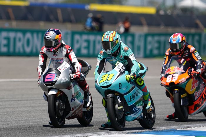 Adrián Fernández Pecah Telur di Moto3 2026 Usai Finis Podium di Jerez