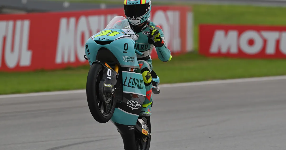 Adrian Fernandez Podium Kedua Moto3 Prancis 2026