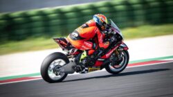 Barni Spark Racing Uji Lengan Ayun Suter Ducati Panigale V4 R