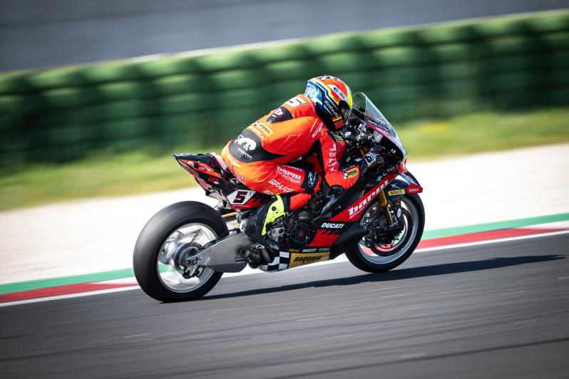 Barni Spark Racing Uji Lengan Ayun Suter Ducati Panigale V4 R