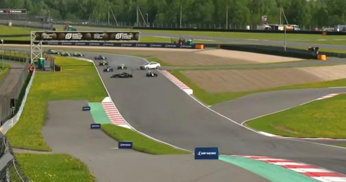 Mobil Safety Car